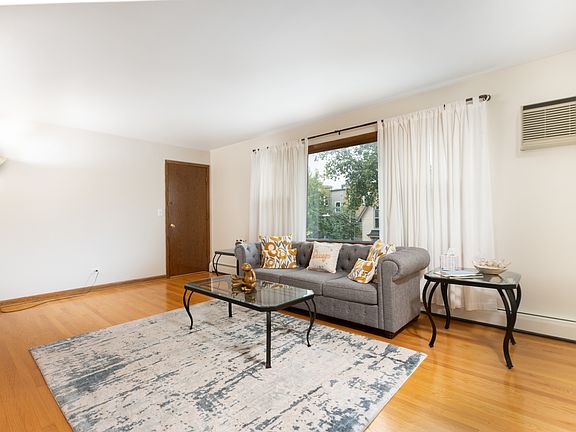2nd image of 4130 W Byron St #303