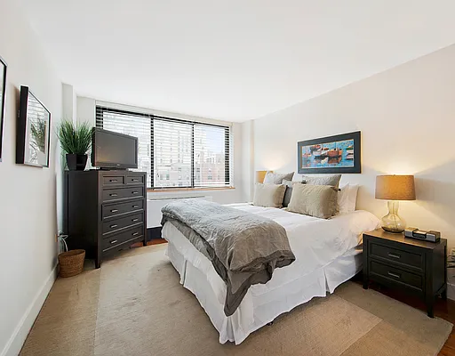 Rented by Compass | media 28