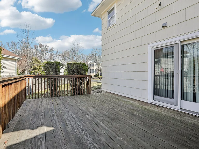 2 Eisenhower Rd — Photo 22