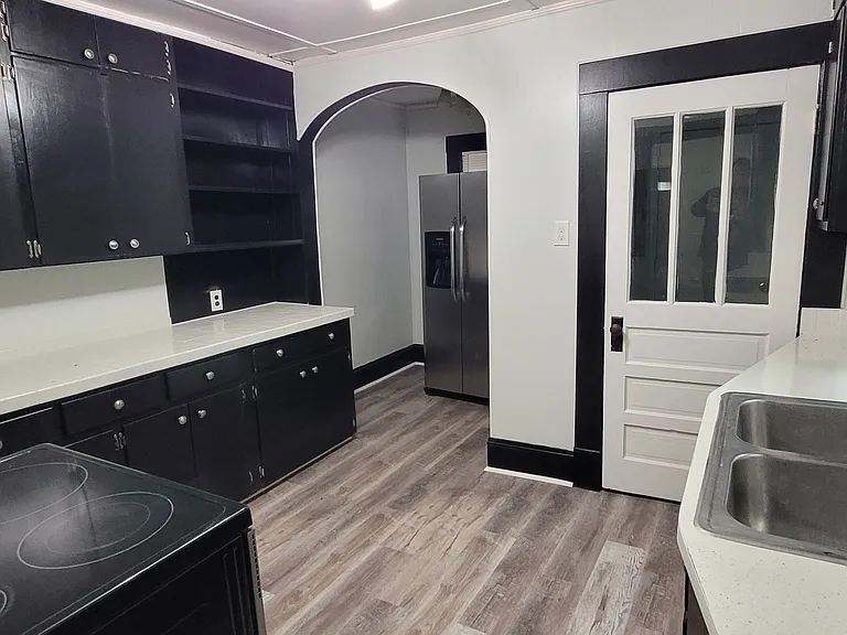 923 Rosewood Pl — Photo 4