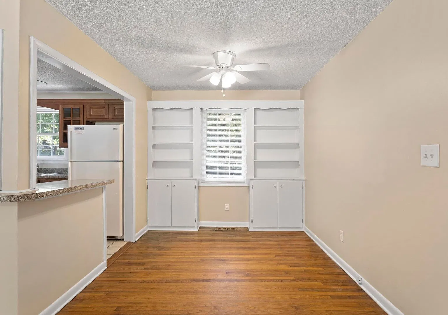 Charming 3BR/1.5BA Home in Established Northwoods Neighborhood! — Photo 3
