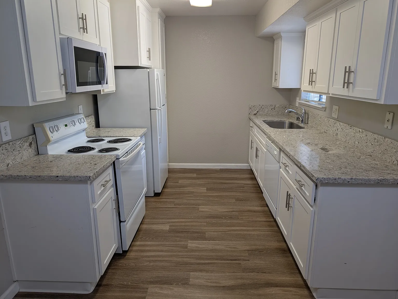 1 bed, 676 sqft, $1,795 — Photo 2