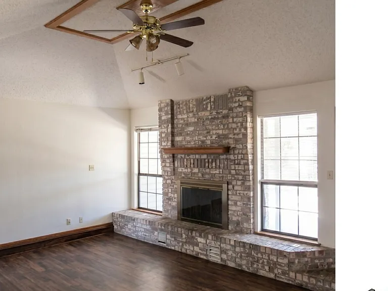 1107 Tyler Dr — Photo 3