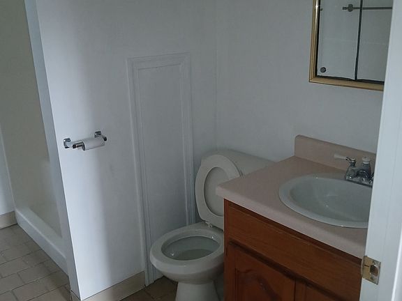 2nd image of 422 Main St #10