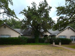 101 Laurel Oaks Ln, Crawford, TX 76638
