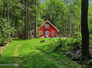 2536 Sprucewood Rd, Pocono Lake, PA 18347