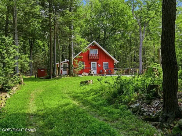 2536 Sprucewood Rd, Pocono Lake, PA 18347