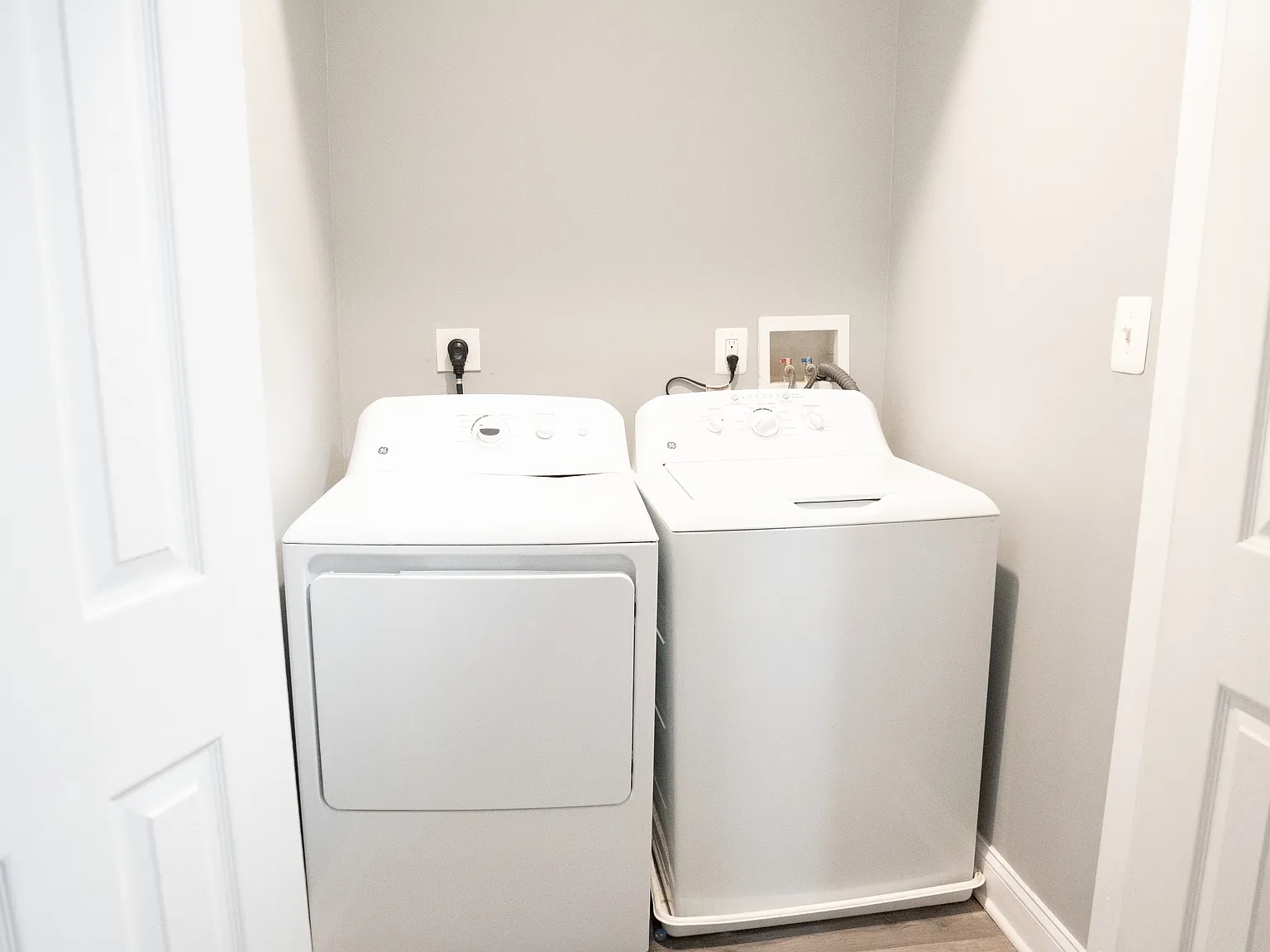 2 bed, 1.5 bath, $1,900 — Photo 4