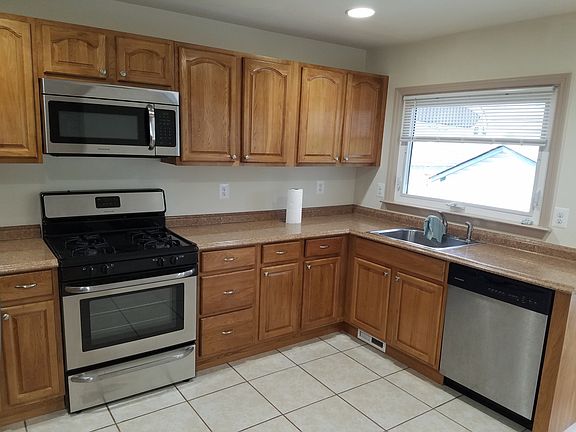 2nd image of 453 Springfield Ave