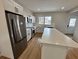 3rd image of 81 Pilgrim Ave