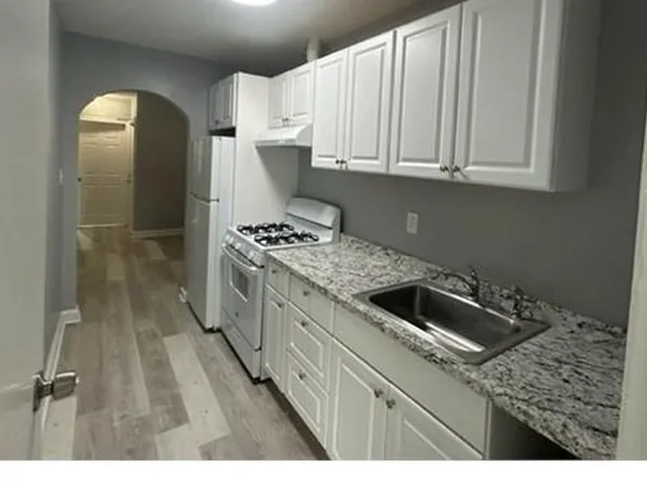 1718 T St SE APT 2, Washington, DC 20020