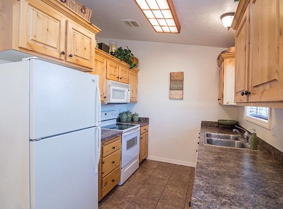 5th image of 3673 E Lorna Ave