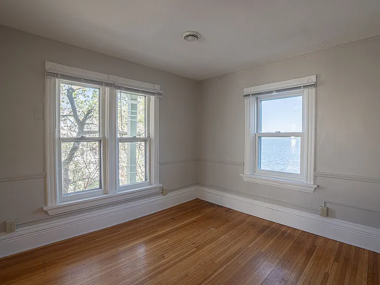 751 Jenifer St — Photo 2
