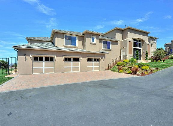 2nd image of 4017 China Ct
