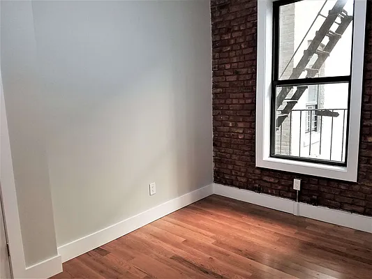 Rented by The Hamilton Group | media 27