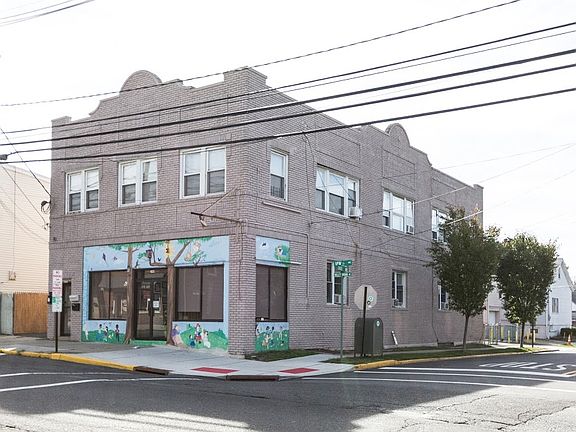 2nd image of 500 Valley Brook Ave