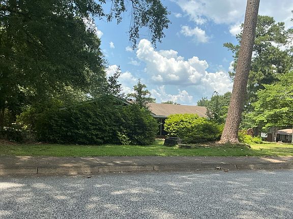 3rd image of 3941 Johnstown Dr
