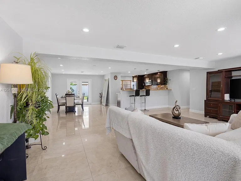 16641 Royal Poinciana Dr — Photo 16