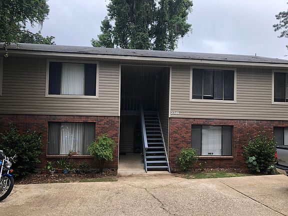 2nd image of 2204 Claremont Ln APT C