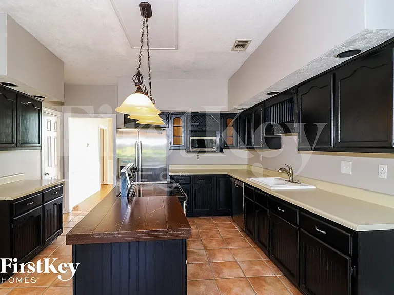 7780 Hawkcrest Dr — Photo 7
