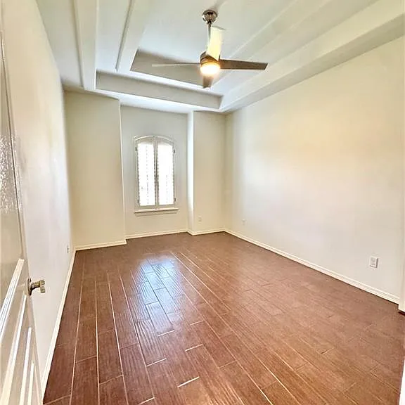 2200 E 27th St — Photo 16
