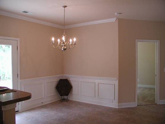 Dining Room w/ Molding