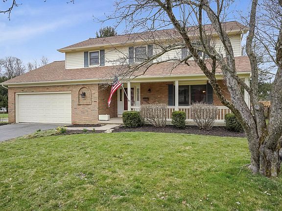4th image of 719 Granby Pl W