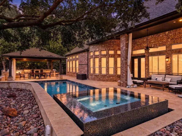 2901 Merryglen Ln, Flower Mound, TX 75022