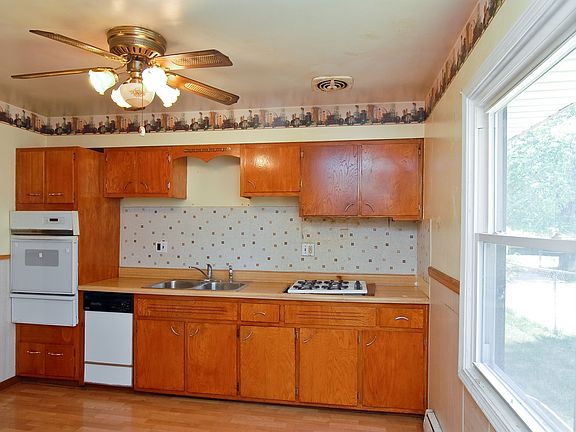 3rd image of 2400 Hermon Ave