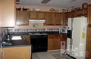 4th image of 304 SE Northwoods Court