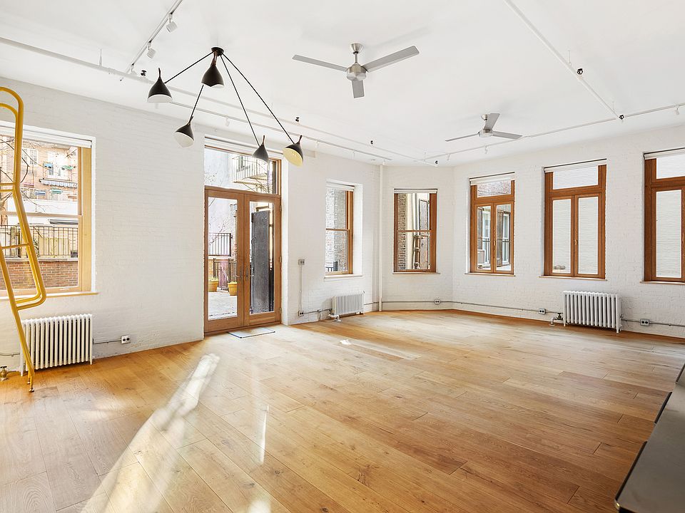 1st image of 140 Sullivan St #1FR