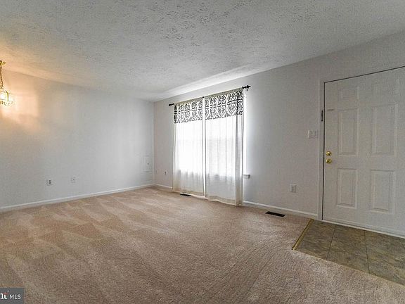 5th image of 22450 Sara Ct