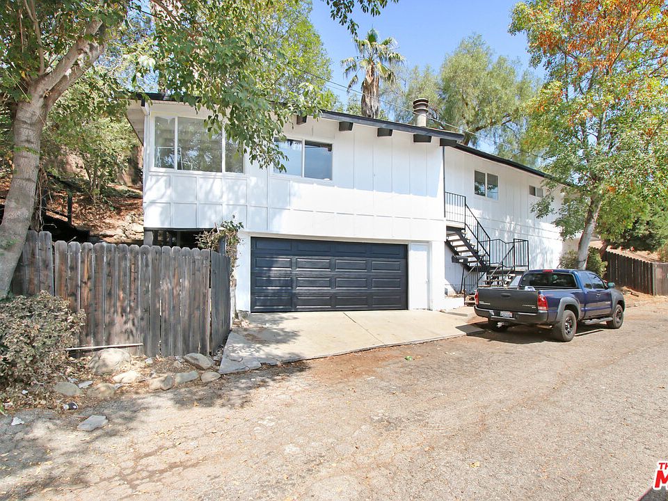 1st image of 1011 Park St