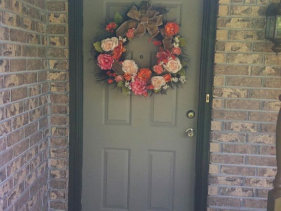 2nd image of 114 Jennifer Dr