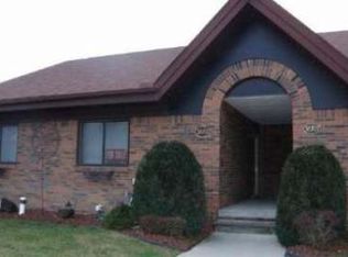 38701 Harrison Creek Ct, Harrison Twp, MI 48045