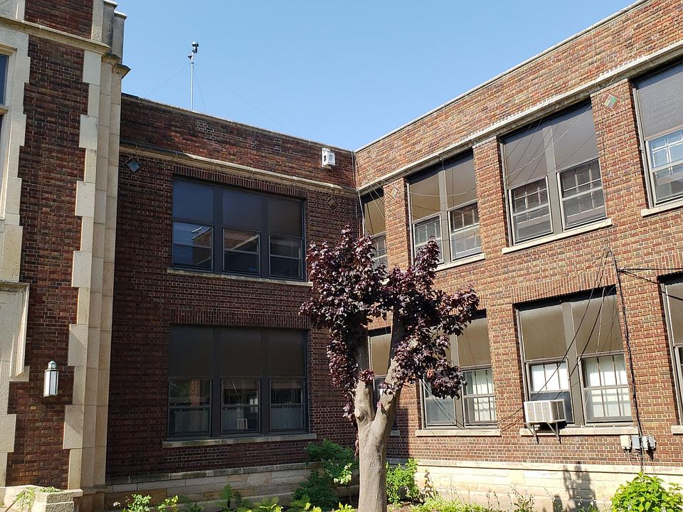 2nd image of 515 W 7th St #205
