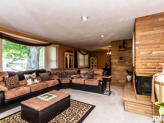 3rd image of 3831 N Saymore Ln