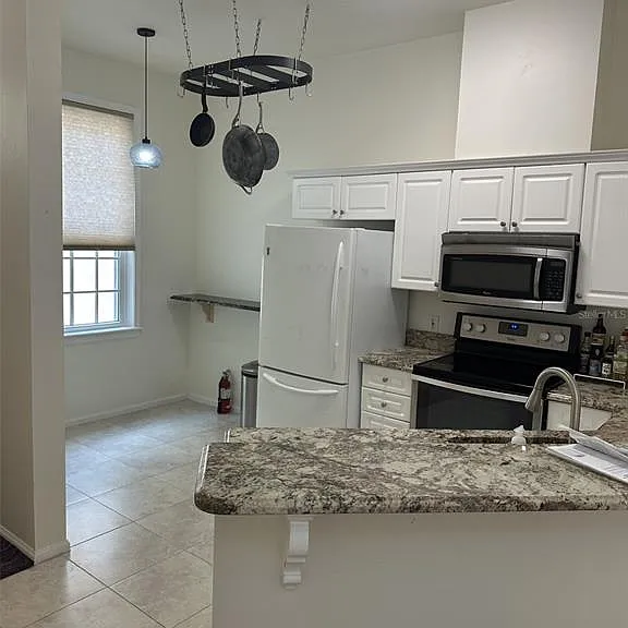 5202 SW 91st Ter #B — Photo 3