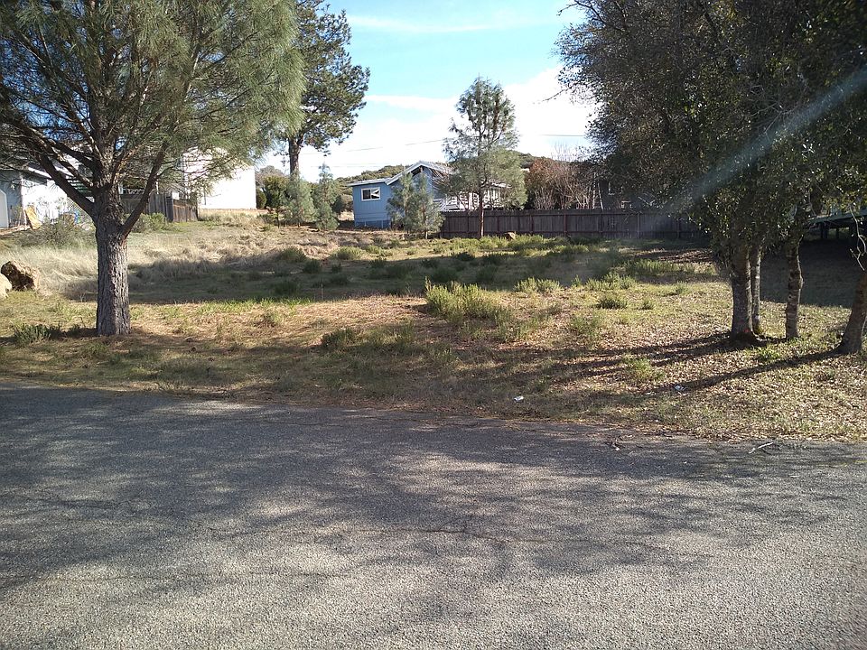 9711 Tyee Ct is perfectly flat