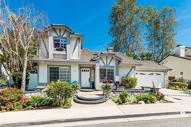 1st image of 11 Starling Ln
