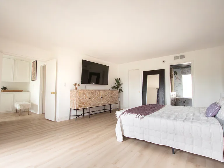 5245 Coldwater Canyon Ave #C — Photo 21