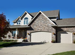 225 S 61st St, West Des Moines, IA 50266
