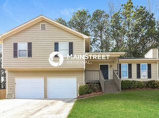 211 Hampton Dr, Dallas, GA 30132