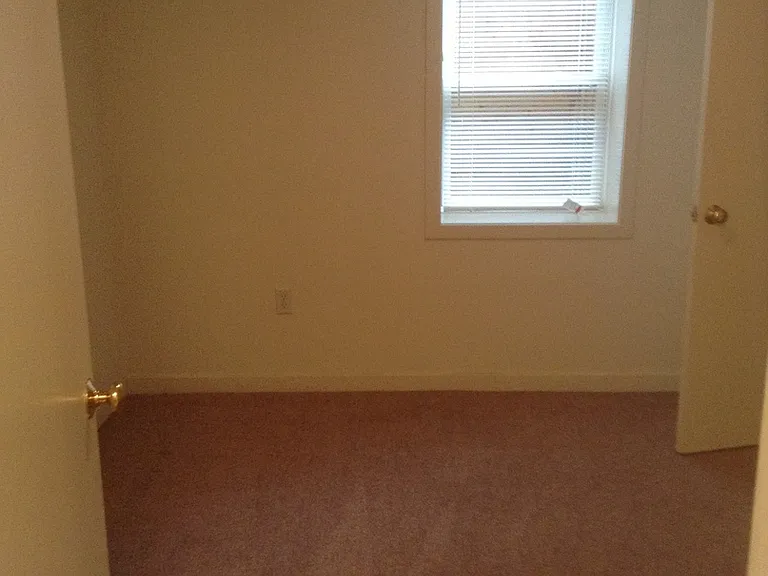 804 Saint James Cir — Photo 9
