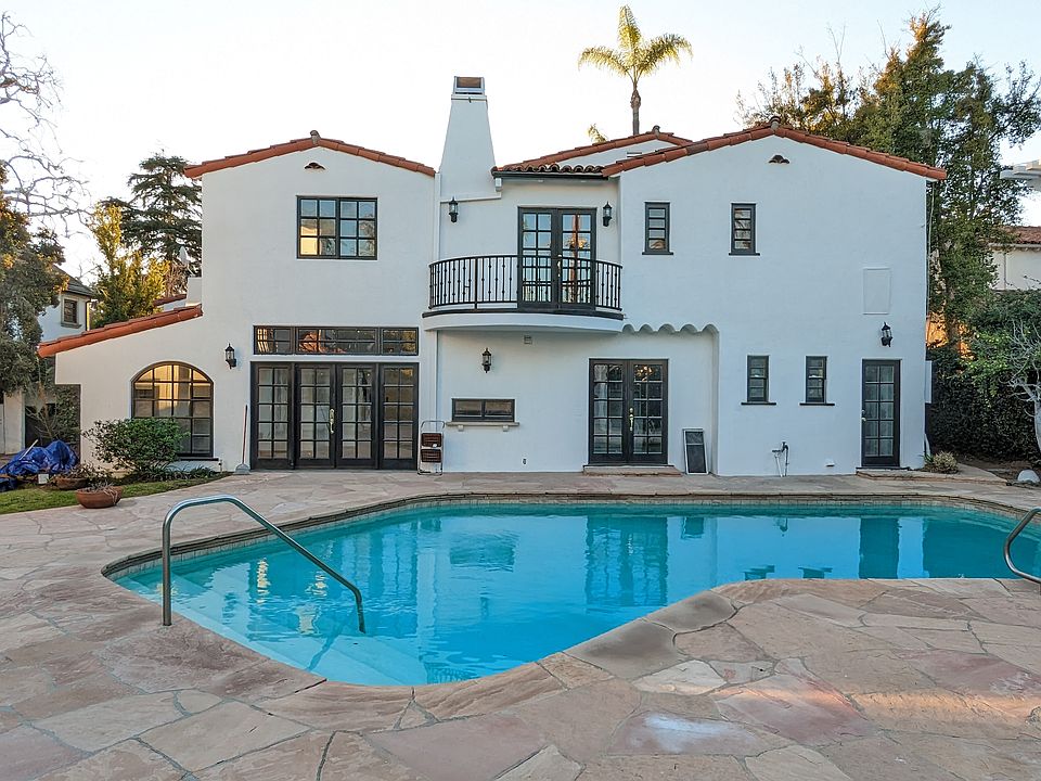 1st image of 620 N Palm Dr