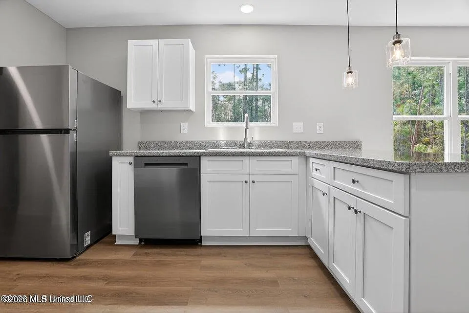 3 bed, 2.0 bath, 1157 sqft, $1,790 — Photo 4
