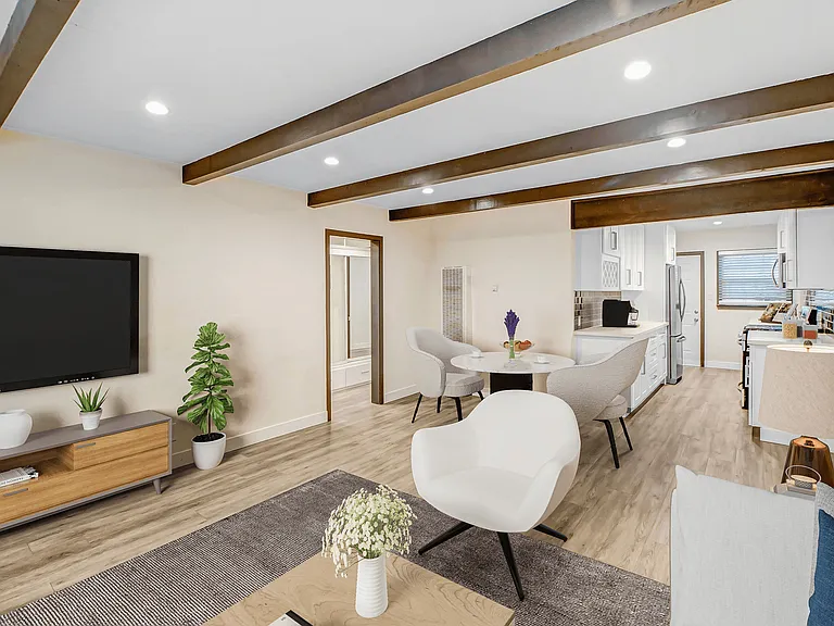 5300 Vantage Ave — Photo 3