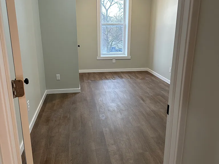 223 E Church St #B — Photo 8