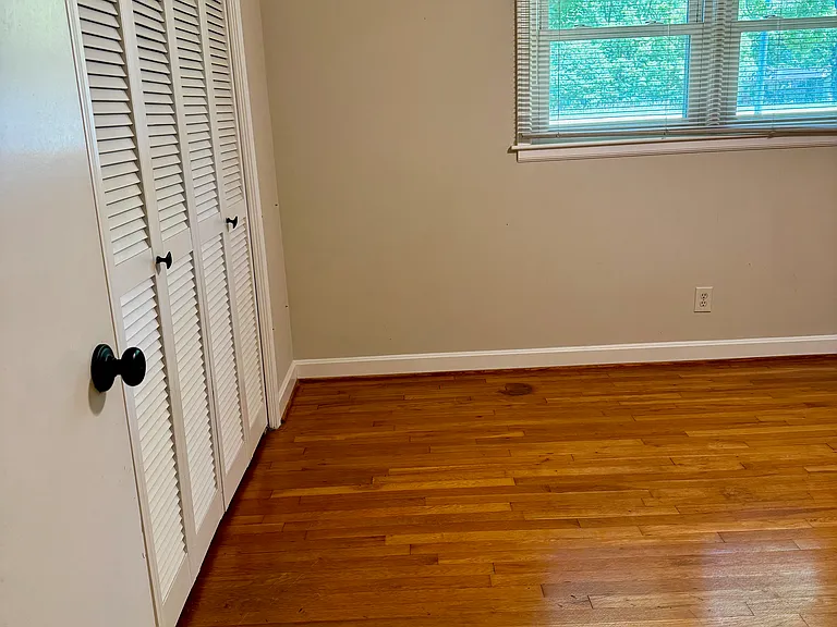 15270 Highway 221 — Photo 16