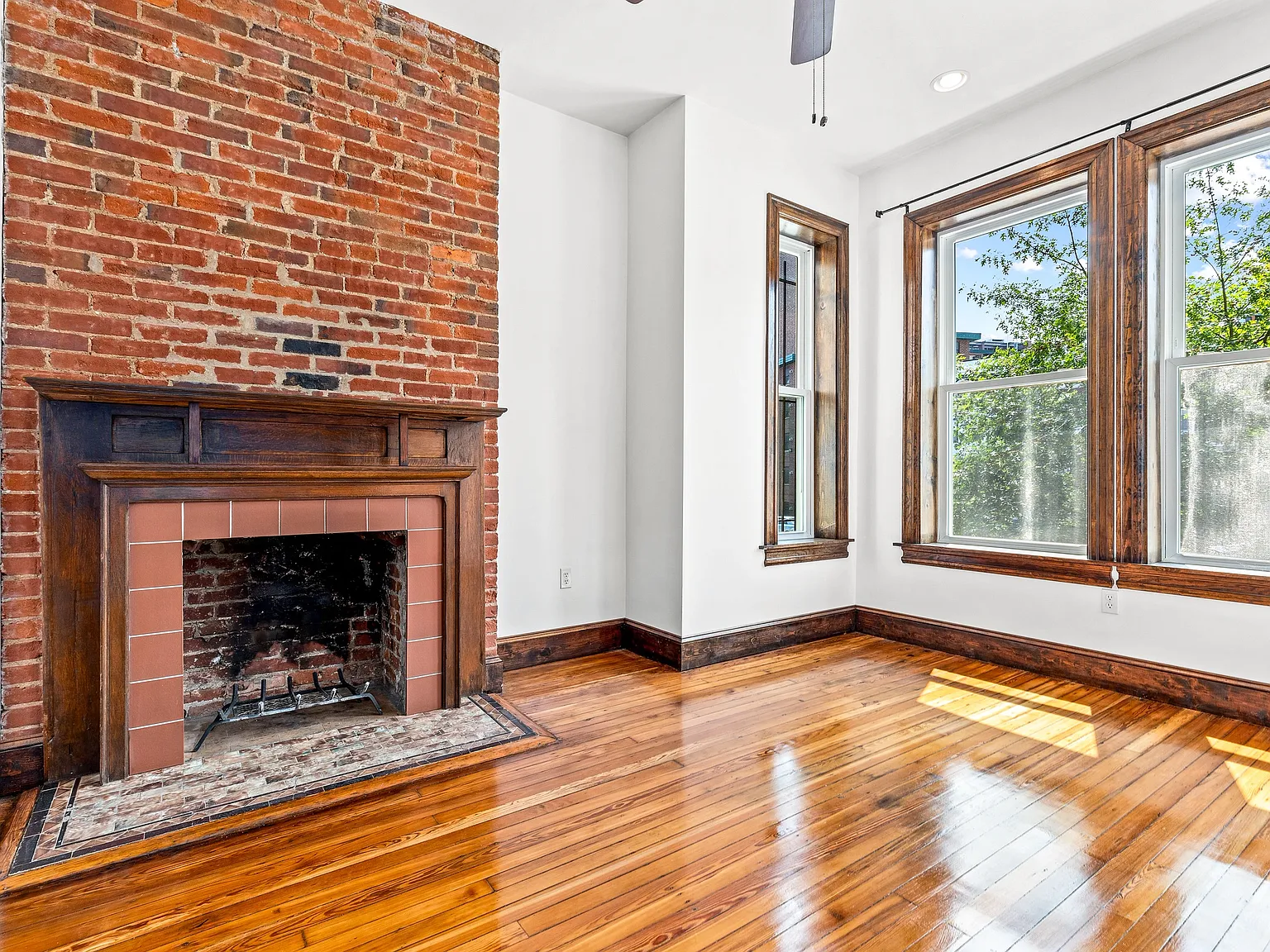 2 bed, 2.5 bath, 1340 sqft, $3,650 — Photo 4